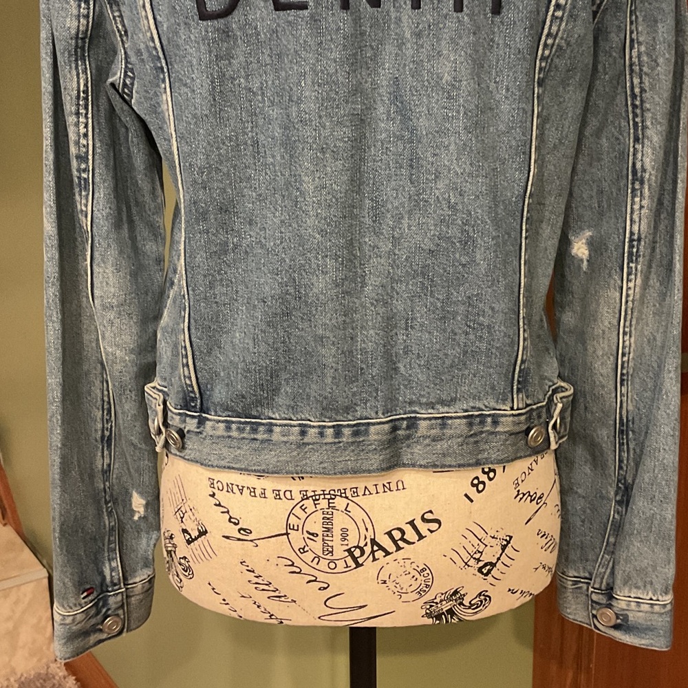 Tommy Hilfiger Light Blue Denim Jacket, Size S - Picture 4 of 9